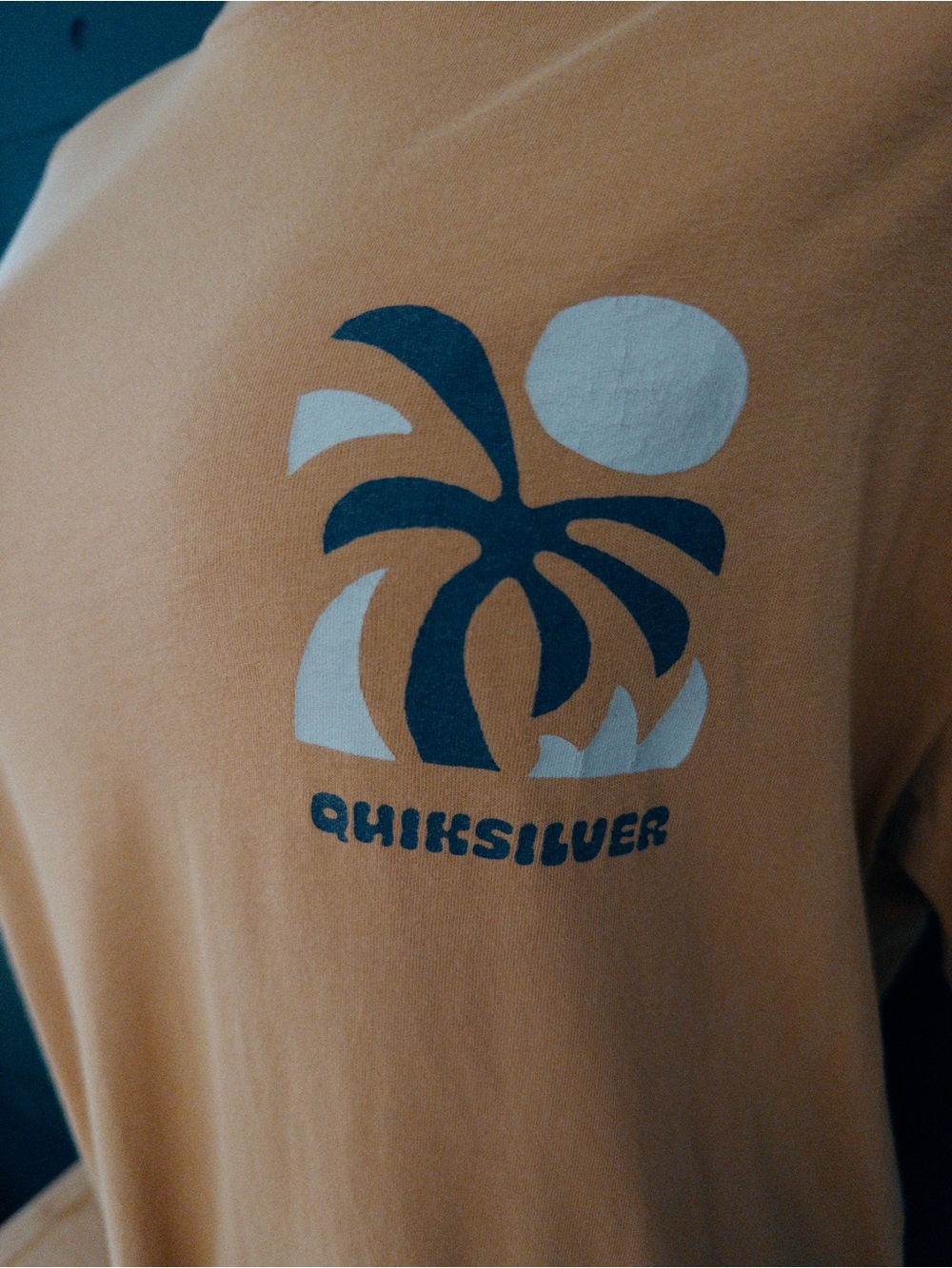 Quicksilver Graphic Tee Tan Mustard Palm Tree Logo Large - Picture 6 of 7